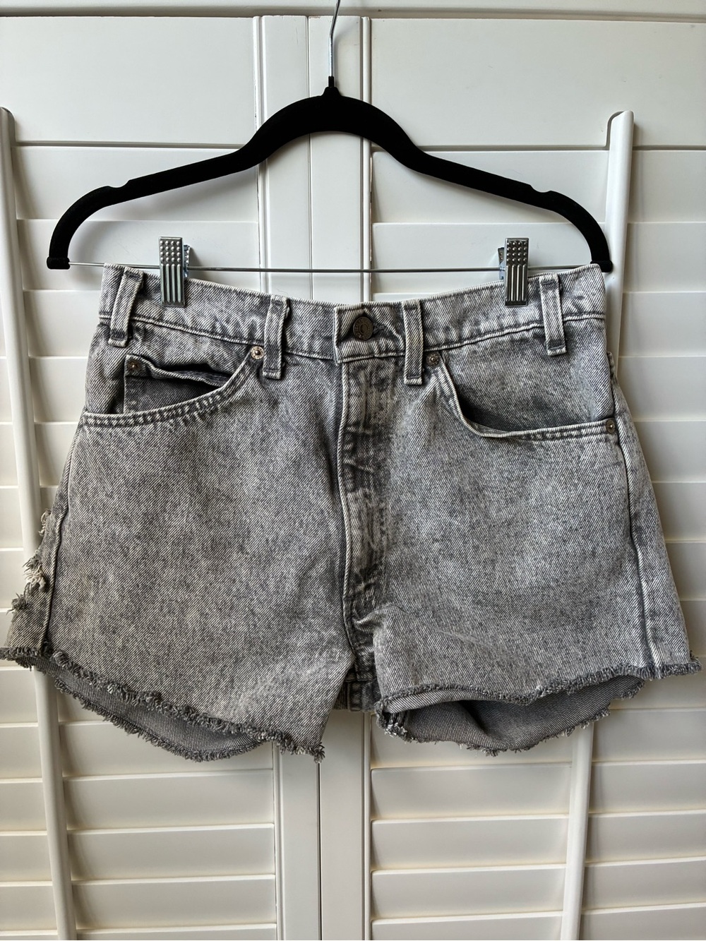 Vintage 90s Levi's black label Gray Washed Denim Thrashed Cutoff Shorts W32 Y2K